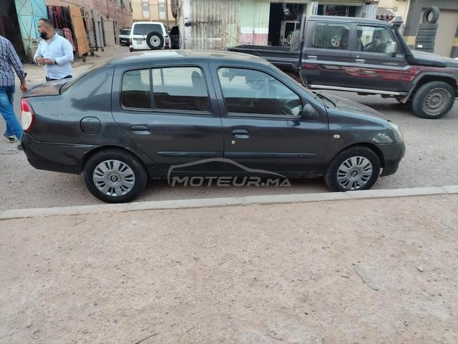 RENAULT CLIO A LAAYOUNE. 