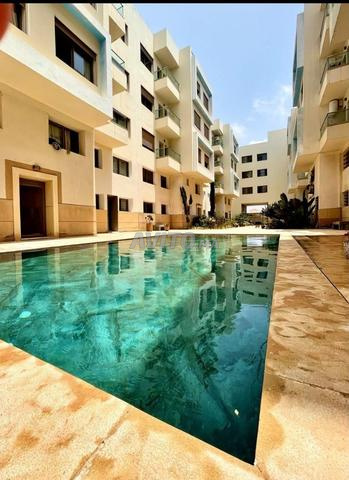 Appartement luxueux avec piscine et wifi