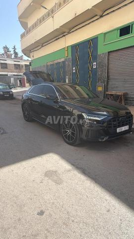 Je vends Audi Q8 bon état entretien la maison