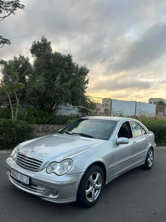 Mercedes-Benz 220 Diesel Automatique 2004 à Nador