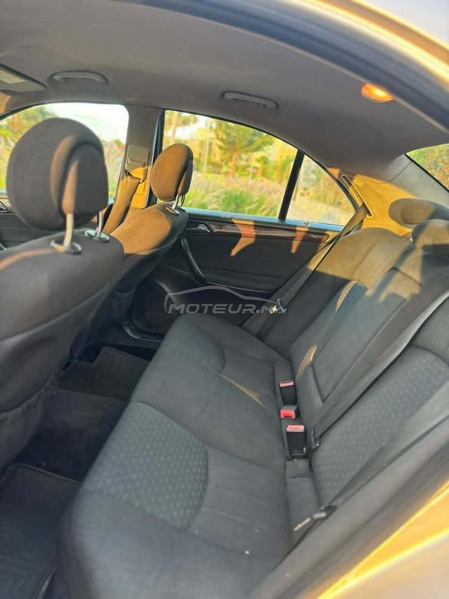 Mercedes-Benz 220 Diesel Automatique 2004 à Nador