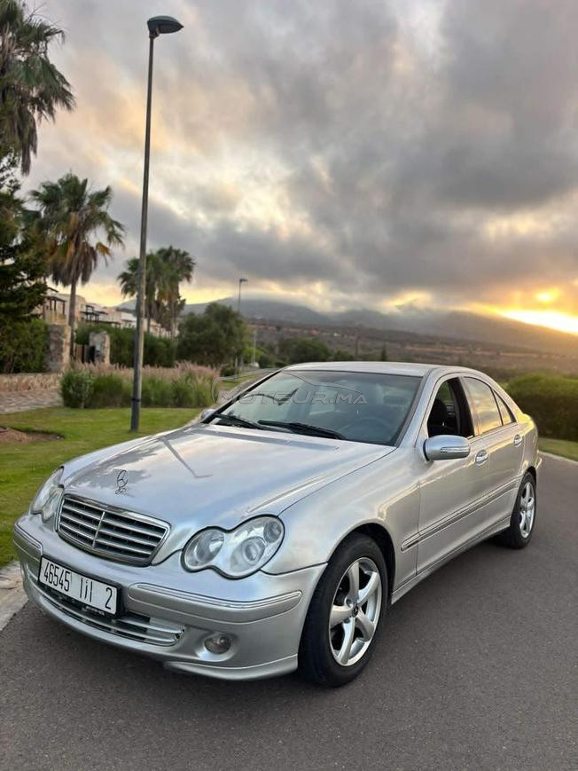 Mercedes-Benz 220 Diesel Automatique 2004 à Nador