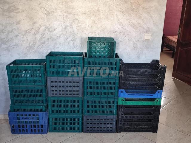 27 boîtes en plastique - 2