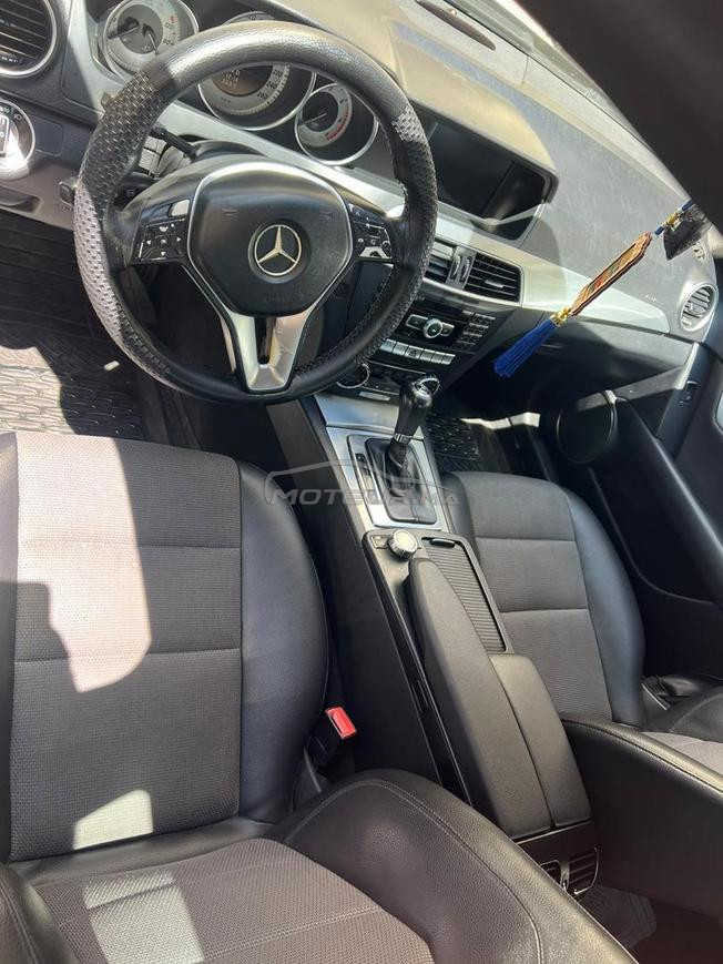 Mercedes-Benz 220 Diesel Automatique 2011 à Tanger