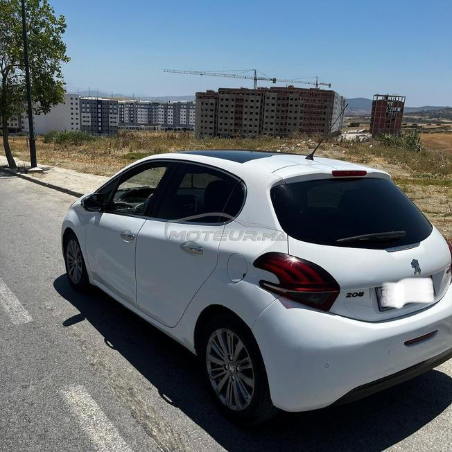 Peugeot 208 whit edtion 2018 130K