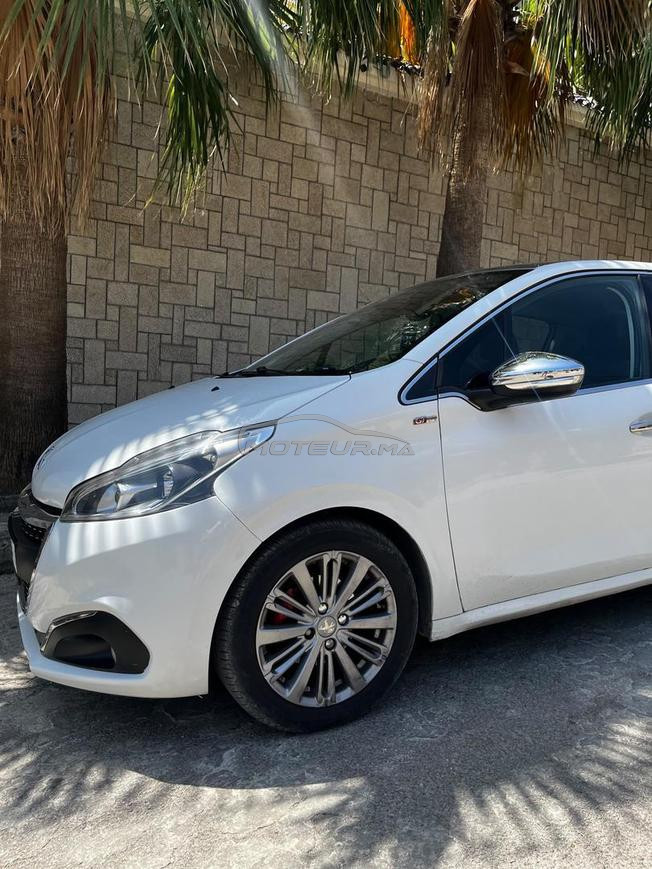 Peugeot 208 whit edtion 2018 130K