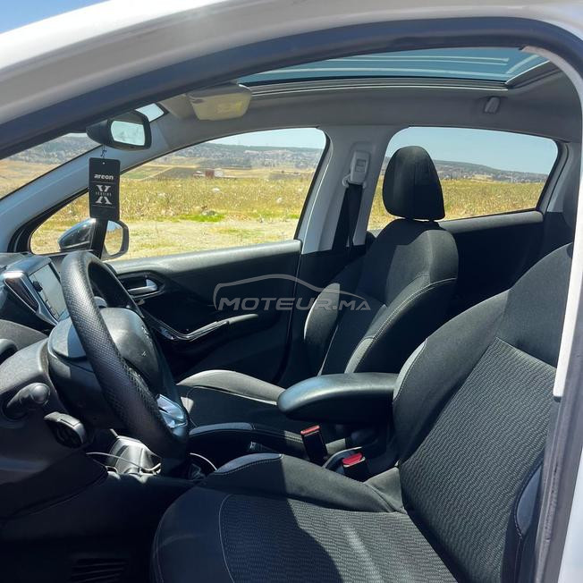 Peugeot 208 whit edtion 2018 130K