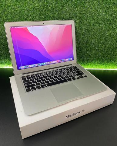 MacBook 2017 i5 Air Slim Ram 8 SSD - 2