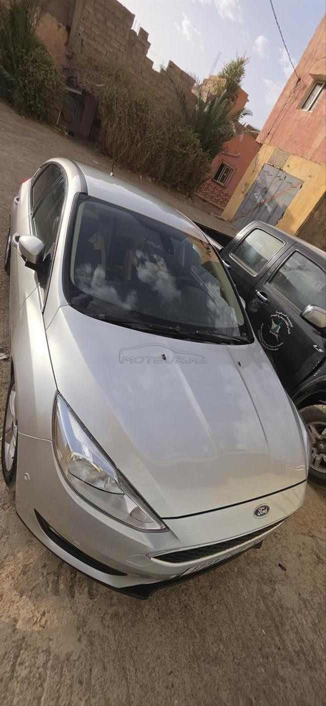 véhicule Ford état très bon