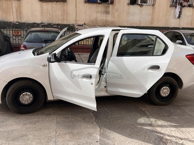 Dacia Logan entretien à la maison 
