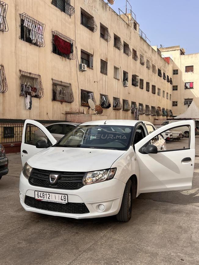 Dacia Logan entretien à la maison 