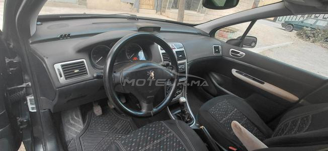 Peugeot 308 2011 très bon état 