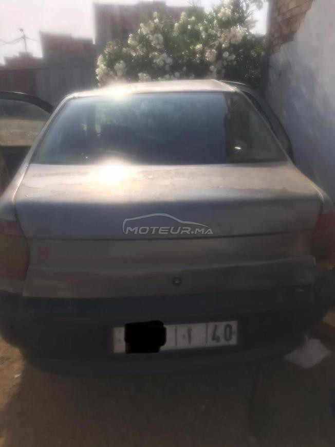 سيارة بحادث مروري من الجانب اليمني 