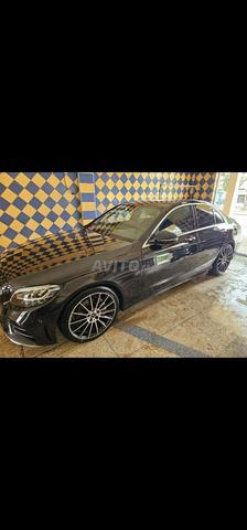 Voiture comme neuve, modèle 2019, mise en circulation 2020