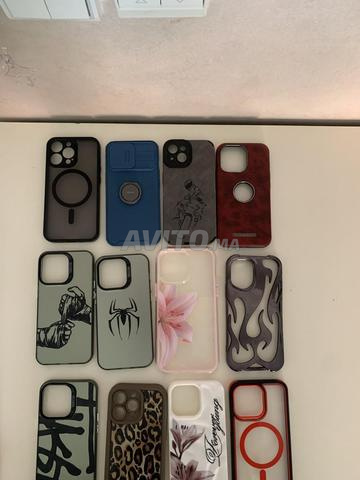 Pochette iPhone 13 Pro / 12 Pro / 15 - 2