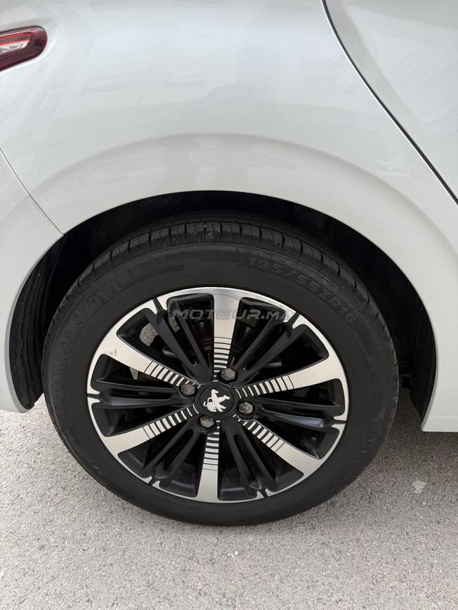 Peugeot 208 Diesel Manuelle 2019 à Oujda