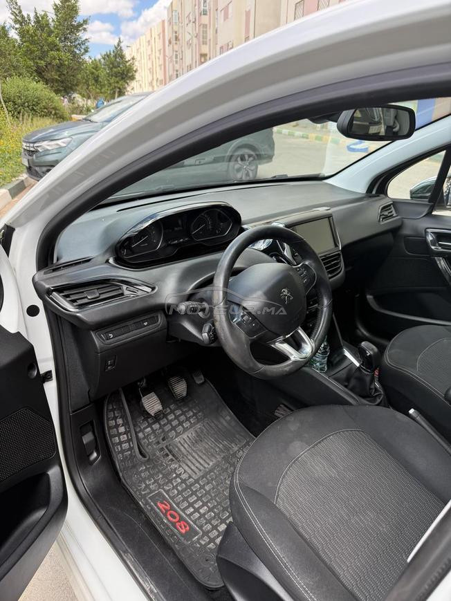Peugeot 208 Diesel Manuelle 2019 à Oujda