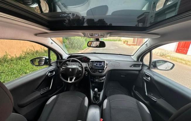 Peugeot 208 Diesel Manuelle 2018 à Settat