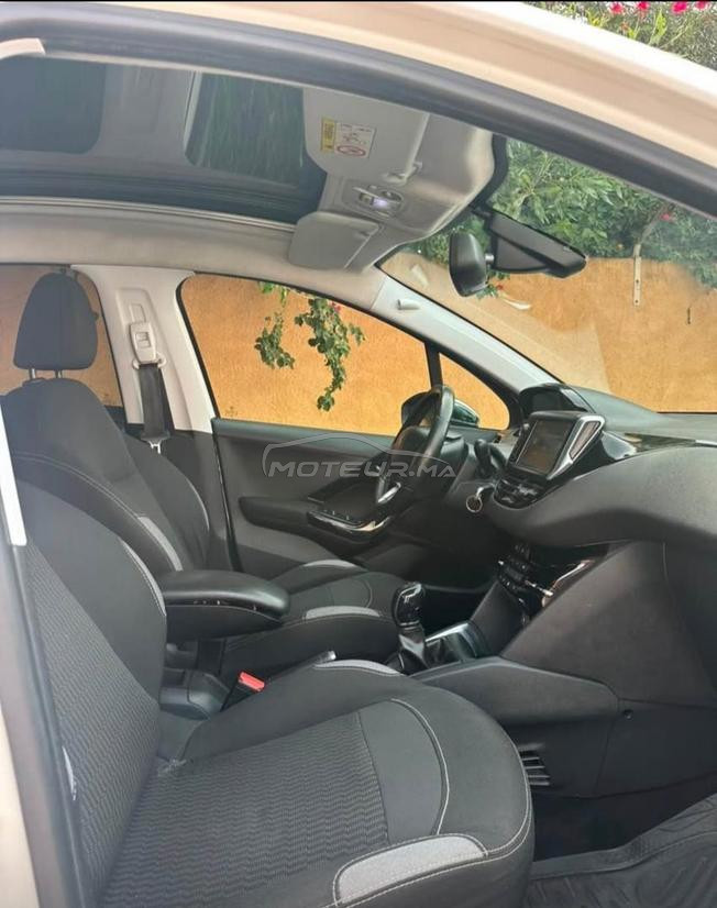 Peugeot 208 Diesel Manuelle 2018 à Settat