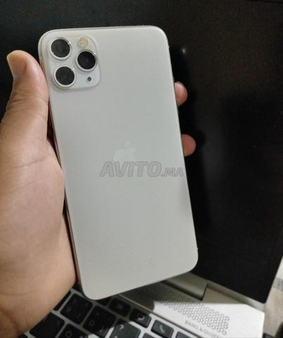 iPhone 11 Pro Max 64 Go – À réparer – 800 DH - 2
