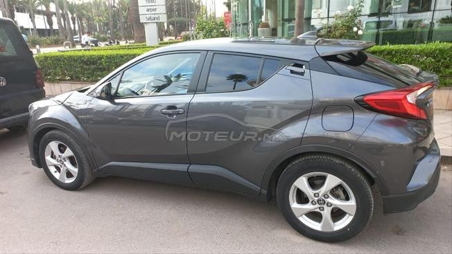 Vends Toyota CH-R hybride en très bon état 