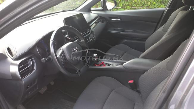 Vends Toyota CH-R hybride en très bon état 