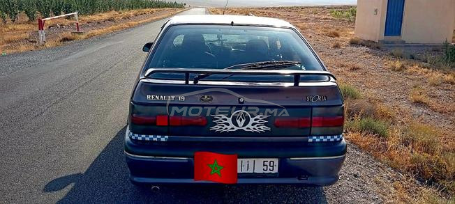 RENAULT 19