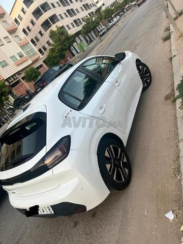 Peugeot 208 Diesel Manuelle 2025 à Meknès - 2