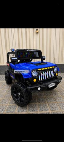 Voiture électrique 4x4 JEEP pour enfants 12V