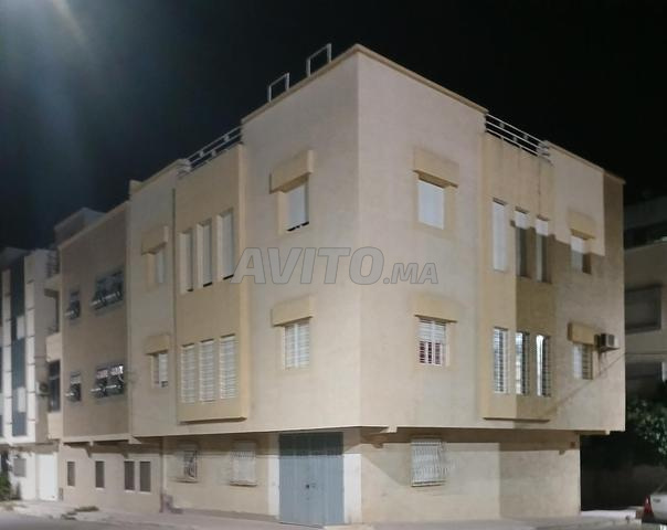 منزل مستقل من 3 طوابق و 3 واجهات . 180 مليون