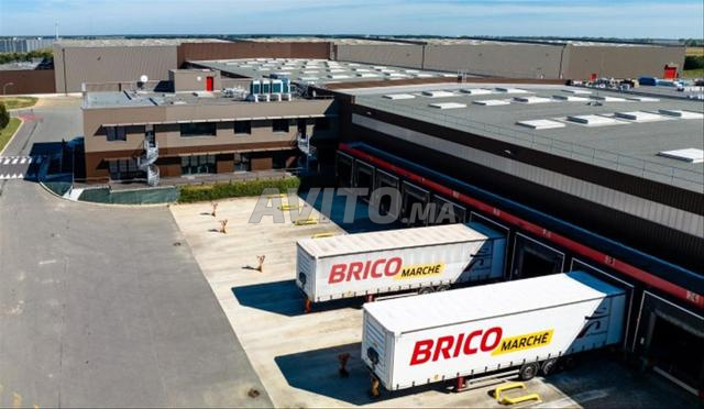 BÂTIMENTS INDUSTRIELS ENTREPÔT• SHOWROOMS