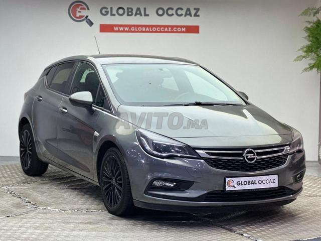 Opel Astra Diesel Manuelle 2019 à Casablanca - 2