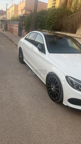 مرسيدس 220 د - 2