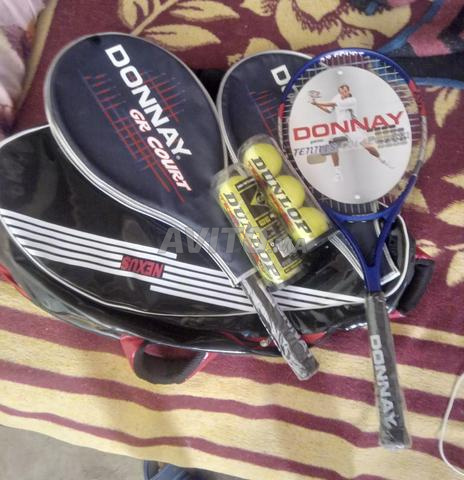 Raquette de tennis neuve avec tous ses accessoires