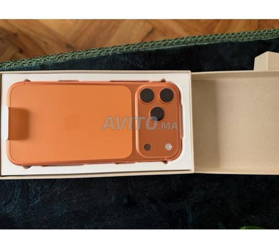 iPhone 17 Pro Max 512Go Orange - 2