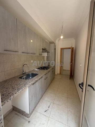 Joli duplex 2 chambres vide avec terrasse