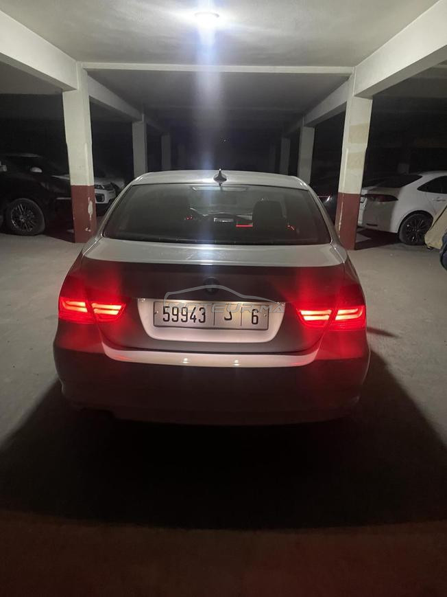BMW Série 3 Diesel Automatique 2011 à Agadir