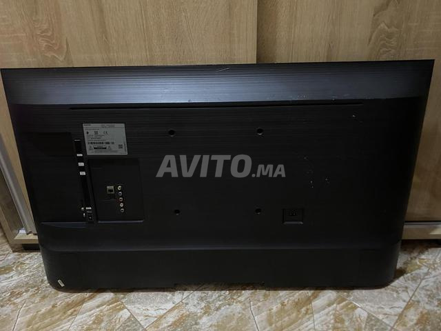 Samsung 43 pouces Série 5 Full HD Smart TV - 2