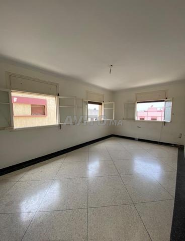 Appartement à louer près du lycée plateau