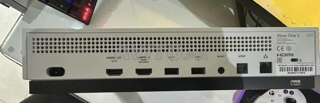 Xbox One S, 2 manettes, 1TB - 2