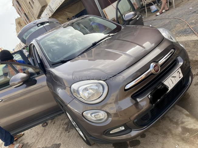 سيارة  من نوع fiat 500x
