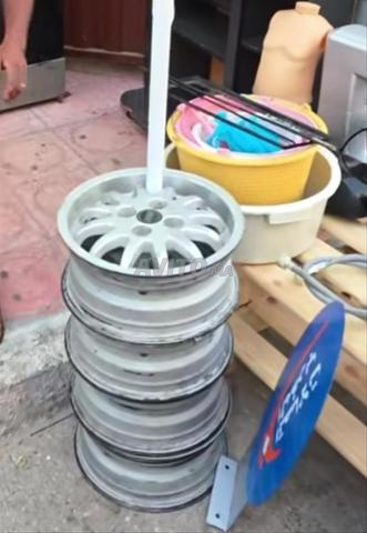 جنوط جميلة وعريضة لمن لديه الهاتف يعرض مرحباً واتساب