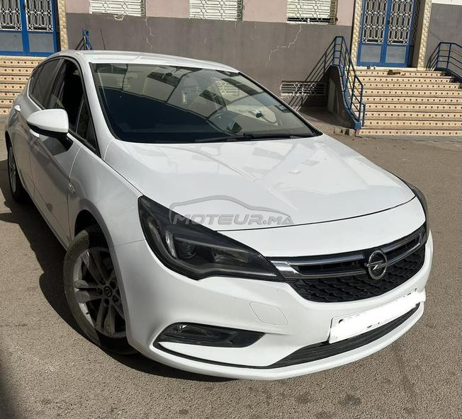 Opel Astra Diesel Automatique 2019 à Fès
