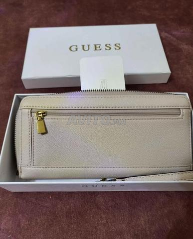 محفظة Guess كبيرة - 2