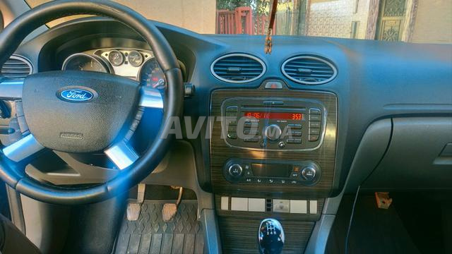 Ford Focus Ghia 2011 - 2