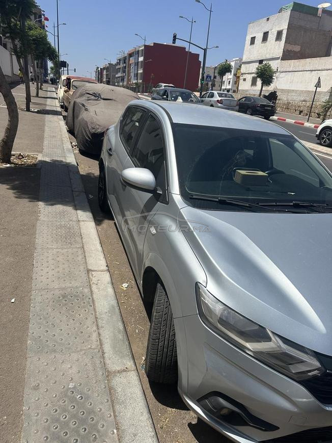 سيارة داسيا سانديرو للبيع فحالة ممتازة 