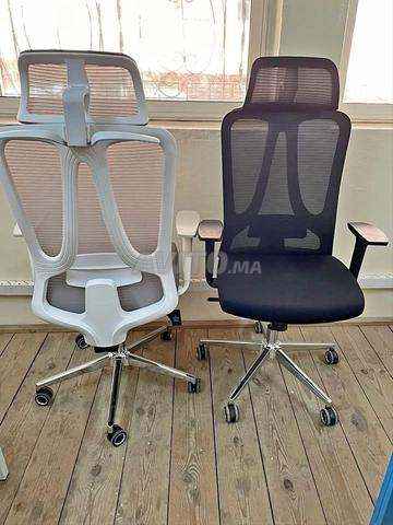 Fauteuil de bureau avec têtière réglable en stock - 2