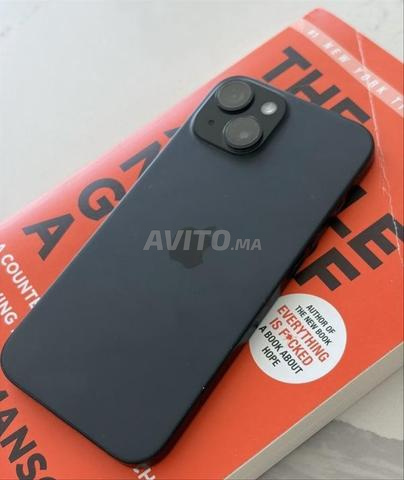 iPhone 15 Noir 256 Go - Bon état - 2