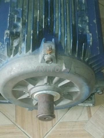 Moteur 40cv 132kg MAD Italie - 2