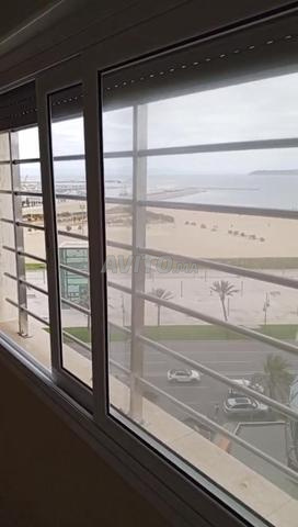 شقة للإيجار 3 غرف إطلالة على البحر بالمركز - 2